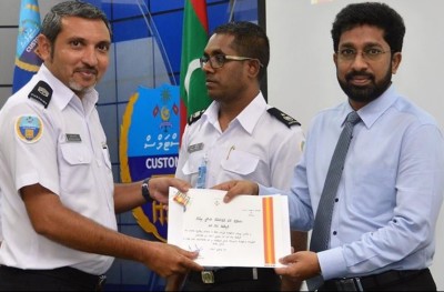 ކަސްޓަމްސްގައި މިހާރު ކޮރަޕްޝަނެއް ނޯންނާނެ: އަޒްލީން