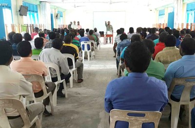 ދޯނިތައް އަޅާފައި މަސްވެރިން ނިޔަމި ކޯހުގައި