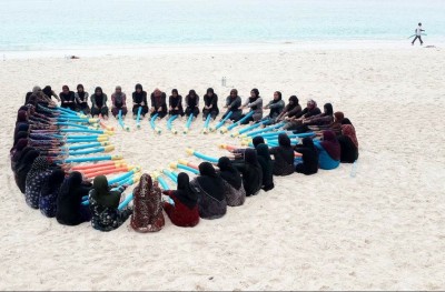 ތަފާތު މަންޒަރެއް: މޫދު ކަސްރަތުން އުތީމު އުފަލުން ފޮޅިފައި!