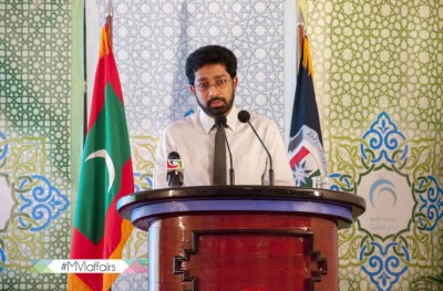 ރާއްޖޭގެ މައްސަލަތަކަށް އިނގިރޭސި ވިލާތުން ހައްލެއް ނުލިބޭނެ: އަޒްލީން