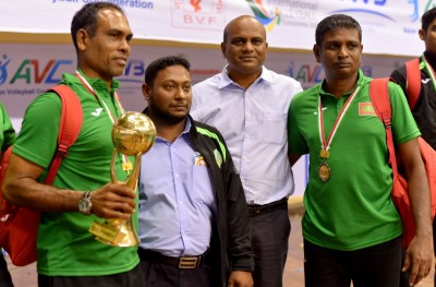 ވޮލީގެ ރައީސް ލަތީފާ ދެކޮޅަށް ޔޫތުން ނުކުމެއްޖެ