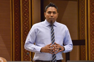 ފިލްމު އެސޯސިއޭޝަނަށް މަޖިލީހުގެ ތިން މެމްބަރުންގެ ކޮމިޓީއެއް