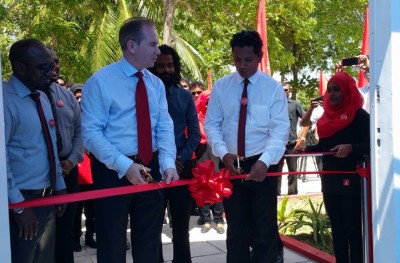 ބީއެމްއެލްގެ ކޮންޓެކްޓް ސެންޓަރު ހިތަދޫގައި ހުޅުވައިފި