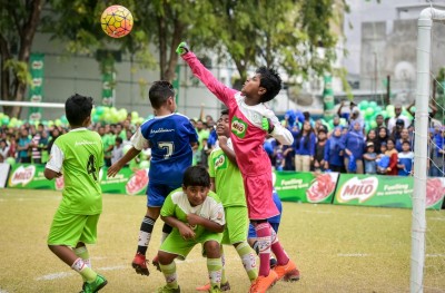 ކިޑްސް ފިއެސްޓާގެ ޗެމްޕިއަންކަން ކަލާފާނާއި ބިލަބޮންގަށް