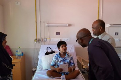 އައިޖީއެމްއެޗްގައި ތިބި ބަލި މީހުންނަށް ހައްޖު ކޯޕަރޭޝަނުން ޒަމްޒަމް ފެން ހަދިޔާކޮށްފި
