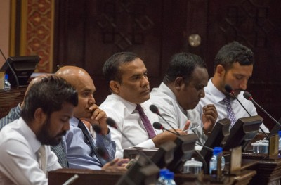 ޕީޕީއެމަށް މަޖުބޫރުން ސޮއިކުރުވާ ކަމަށް ބުނެ އެމްޑީޕީން ހުށަހެޅި ގަރާރު ބޭރުކޮށްލައިފި