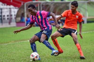 ޔުނައިޓެޑް ވިކްޓަރީ އަތުން އީގަލްސް އަށް ފަސޭހަ މޮޅެއް