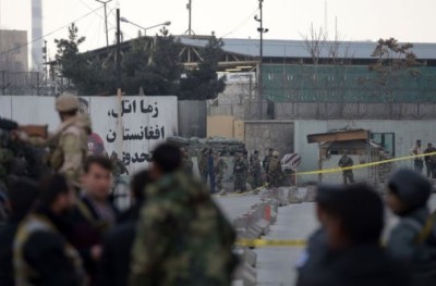 ކާބުލްގެ އެންމެ ބޮޑު އަސްކަރީ ހޮސްޕިޓަލަށް ހަމަލާދޭން ފަށައިފި