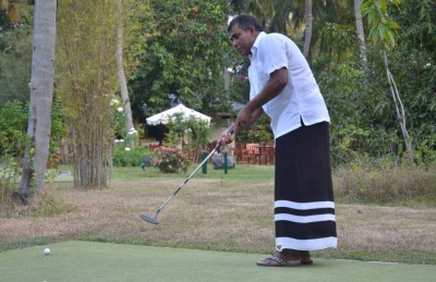 ޑރ. މައުސް: މިއީ އެހެން މީހެއް