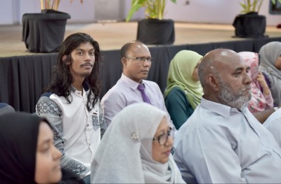 އިމާދުއްދީން ސްކޫލުން ނަބީހަށް ރަތްދޫލައިގެ މަރުހަބާއެއް