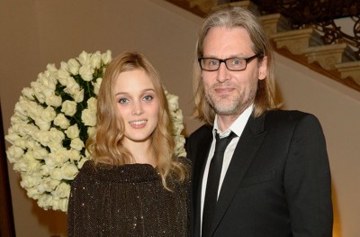 "ފިފްޓީ ޝޭޑްސް އޮފް ޑާކާ"ގެ ބަތަލާ ބެލާ ހީތުކޯޓް އެންގޭޖްވެއްޖެ