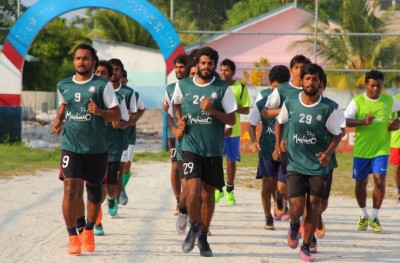 ބިދޭސީ ކުޅުންތެރިން ގެނެސް މީދޫ ޓީމުގެ ކޯޗަކަށް ޝާޒް