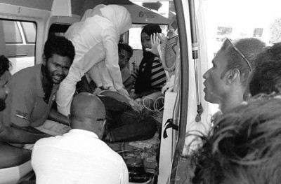 އައްޑޫގައި އެކްސިޑެންޓްވި ޒުވާނަކަށް އައިސީޔޫގައި ފަރުވާ ދެނީ