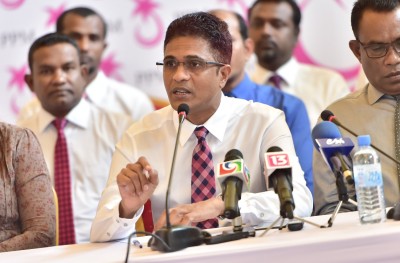 ނިހާނާއި އިލްހާމް ޕީޕީއެމުން ވަކިކޮށްފިން: މައުމޫން ފެކްޝަން