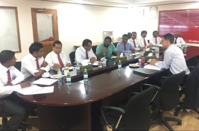ރާއްޖޭގައި ޑިމޮކްރަސީ ފައްކާވާ މަންޒަރު ދެކެން ބޭނުން: ޑޯރިސް