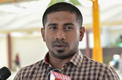 މަހުލޫފް އެޑްމިޓްކުރީ އިންޖެކްޝަން ޖަހަން