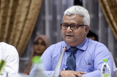 އެއް މިލިއަން ރުފިޔާގެ ޖޫރިމަނާއާ އެކު ކޮމިޝަން ސިޔާސީ ވެފައި