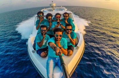 އާއިލީ ދަތުރުގައި ހަބޭސް ބޮޑުބެރު ބޭންޑް ގާފަރުގައި ފޯރި ނަގަައިފި