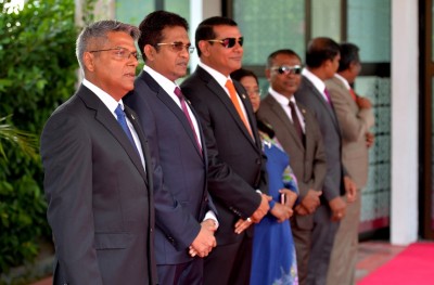 މަޖިލިހުގެ ރިޔާސަތާ ދެން ނުބެހޭތި! އެ އޮތީ ހިމާޔަތްކޮށްފައި!