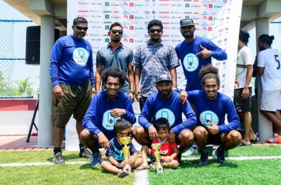 އާއިލީ ދަތުރުގައި ހަބޭސް ބޮޑުބެރު ބޭންޑް ގާފަރުގައި ފޯރި ނަގަައިފި