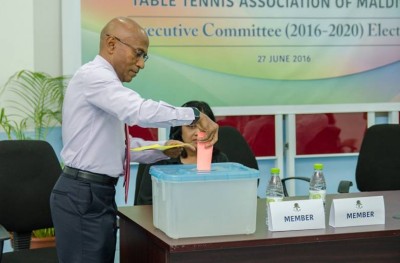ވާދަކުރާނެ ކެންޑިޑޭޓަކު ނެތުމުން ޝަވީދާއި މަރުޒޫގަށް މަގާމް ކަށަވަރުވެއްޖެ