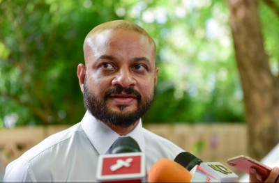 ފާރިސްގެ މައްޗަށް ވެސް ރިޝްވަތާއި ނުފޫޒު ފޯރުވުމުގެ ތުހުމަތު!