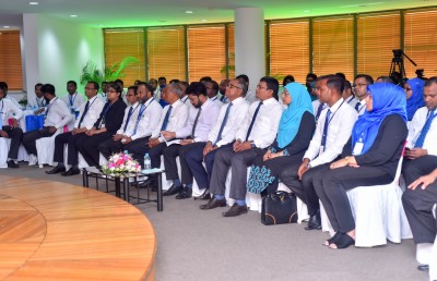 ކަރަންޓުގެ އަގު ހެޔޮކުރެވޭތޯ މި އަންނަނީ މަސައްކަތް ކުރަމުން: ހޯމް މިނިސްޓަރު