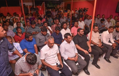 ވަޒީރަކު ބަދަލު ކުރާކަށް ލާހިކެއް ނޫން: މައުރޫފް