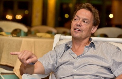 ސަން އައިލެންޑަށް މި ޑޮކްޓަރުގެ އޮތީ ހާއްސަ ލޯތްބެއް