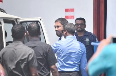 ފުލުހުން ޝަރީއަތުގައި ހެދީ ދޮގު، ގާސިމަށް ކުރި ޝަރުތުތައް ބާތިލް ކުރަން ޖެހޭ: ވަކީލުން