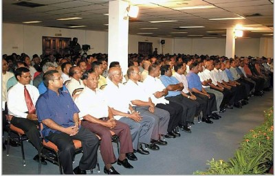 އިސްލާހީ އެޖެންޑާ އިން ޑިމޮކްރަސީ އަށް ލިބުނު ކުރިއެރުން ފަހަތަށް ދާތީ ހިތާމަކުރަން: މައުމޫން