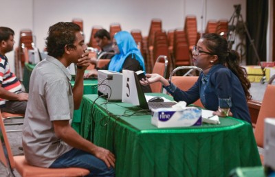 އައްޑޫގައި ޒަކާތް ބަލައިގަންނަން ފަށައިފި