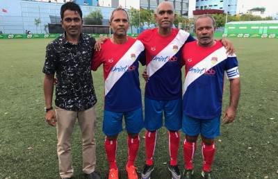 ހާއްސަ މެޗަކަށް ފަހު ގައުމީ ކެޕްޓަނުންގެ ތާރީހީ ފޮޓޯއެއް!