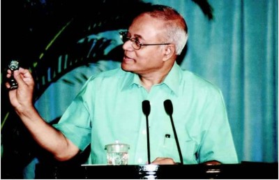 އިސްލާހީ އެޖެންޑާ އިން ޑިމޮކްރަސީ އަށް ލިބުނު ކުރިއެރުން ފަހަތަށް ދާތީ ހިތާމަކުރަން: މައުމޫން