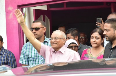 މައުމޫން މާދަމާ ރޭ މާލެ ވަޑައިގަންނަވަނީ