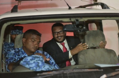 އަދީބުގެ އާއިލާއިން ޕީޕީއެމްގެ ޕީޖީ ގްރޫޕާ ބައްދަލުކުރަން އެދެފި