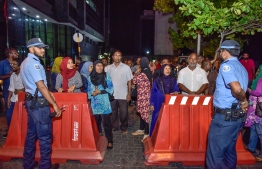 އިދިކޮޅު ފަރާތްތަކާ އެކު މައުމޫނު ފެނުމުން ޕީޕީއެމްގެ އިސް ބޭފުޅުންގެ ފާޑުކިއުން