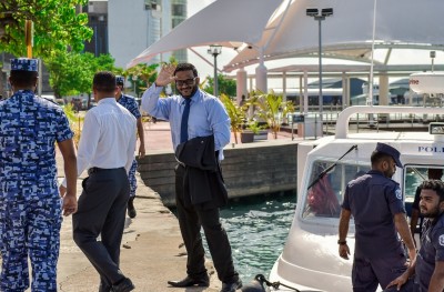 އަދީބު ދޫކޮށްލާ ނަމަ ބުނި ކޮންމެ ކަމެއް ކޮށްދޭނަން، އެއީ އަޅުގަނޑުގެ އަޚު: މެމްބަރު އަސްއަދު