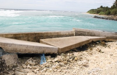 ކޮޅިގަނޑެއްގައި އިސްދޫ އެއްގަމުތޮށި ފުނޑުފުނޑު ވެއްޖެ