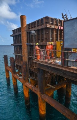 ބްރިޖުގެ ގިނަ މަސައްކަތްތަކެއް ނިމިއްޖެ، ޑެކު އަޅަން ފަށަނީ