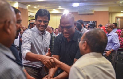 އެމްޑީޕީ އޮތީ ހިސޯރުކޮށްފައި، އިސްކޮށް ހުރީ ނަޝީދު: އުމަރު