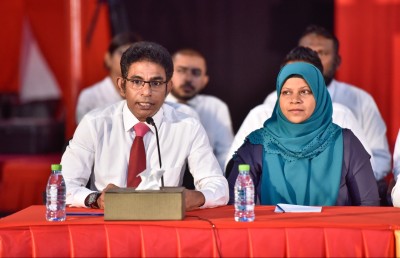 ބަންޑާރަ ނައިބު މަސައްކަތް ކުރަނީ ގާނޫނު އަސާސީގެ ބާރު ކަނޑުވާލަން: އިދިކޮޅު މެމްބަރުން