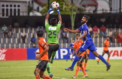 ސާންތީގެ ހިތްވަރު: ވަރުގަދަ ޑިފެންސެއް އޮތުން!