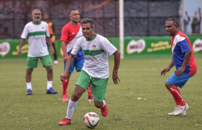 އަންނަ ހުކުރު ދުވަހަކީ އޭދަފުށްޓަށް ފުޓްބޯޅައިގެ އީދެއް