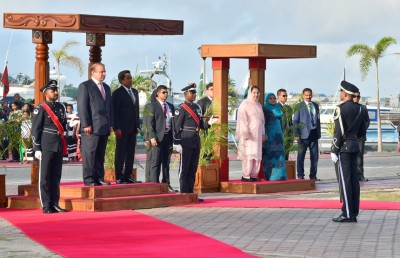 ނަވާޒް ޝަރީފަށް ރަސްމީ މަރުހަބާ ދަންނަވައިފި