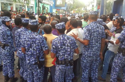 މިނިވަން ދުވަހުގެ ބޮޑު ސުވާލު، ގާނޫނުއަސާސީ ކޮބާ؟