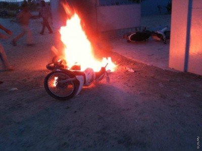 ތިނަދޫގައި ހުޅުޖެހުން:
ދެ ކުއްޖެއްގެ ދިފާއުގައި ހެކިބަސްދީފި