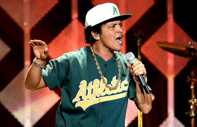 ފެނަށް ޖެހުނު މިޝިގަންގެ ފްލިންޓަށް ބްރޫނޯ މާސްގެ މިލިއަން ޑޮލަރުގެ އެހީއެއް ދީފި