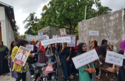 މެމްބަރުންތައް ދޫކޮށްލަން ގޮވާލައި މާލެ އާއި ބައެއް ރަށްރަށުގައި މުޒާހަރާކޮށްފި