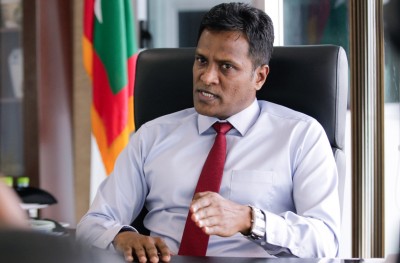 އަދީބު، ހުމާމާ ބައްދަލުކުރި މައްސަލަ ބަލަން ފެށީ ލޯންޗު ގޮއްވާލި ފަހުން: އުމަރު